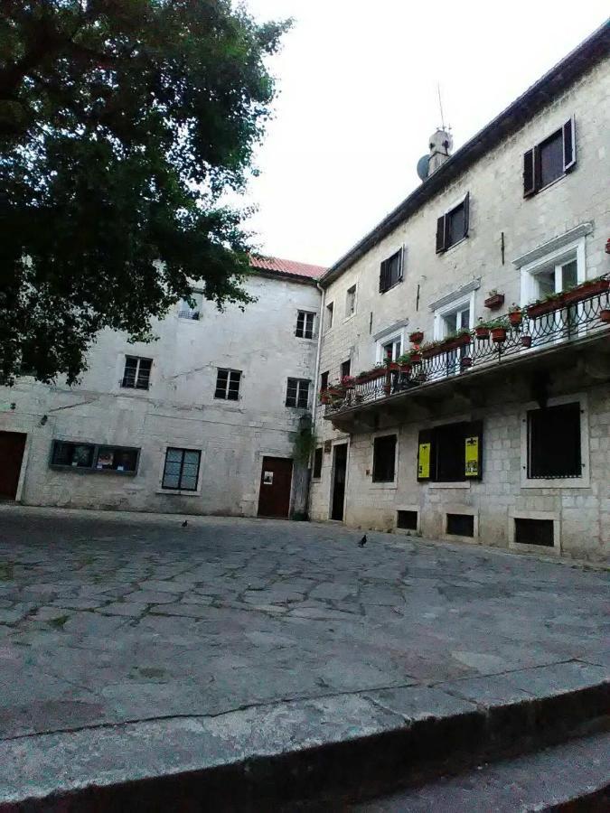 Guesthouse Nikoleta Κότορ Εξωτερικό φωτογραφία